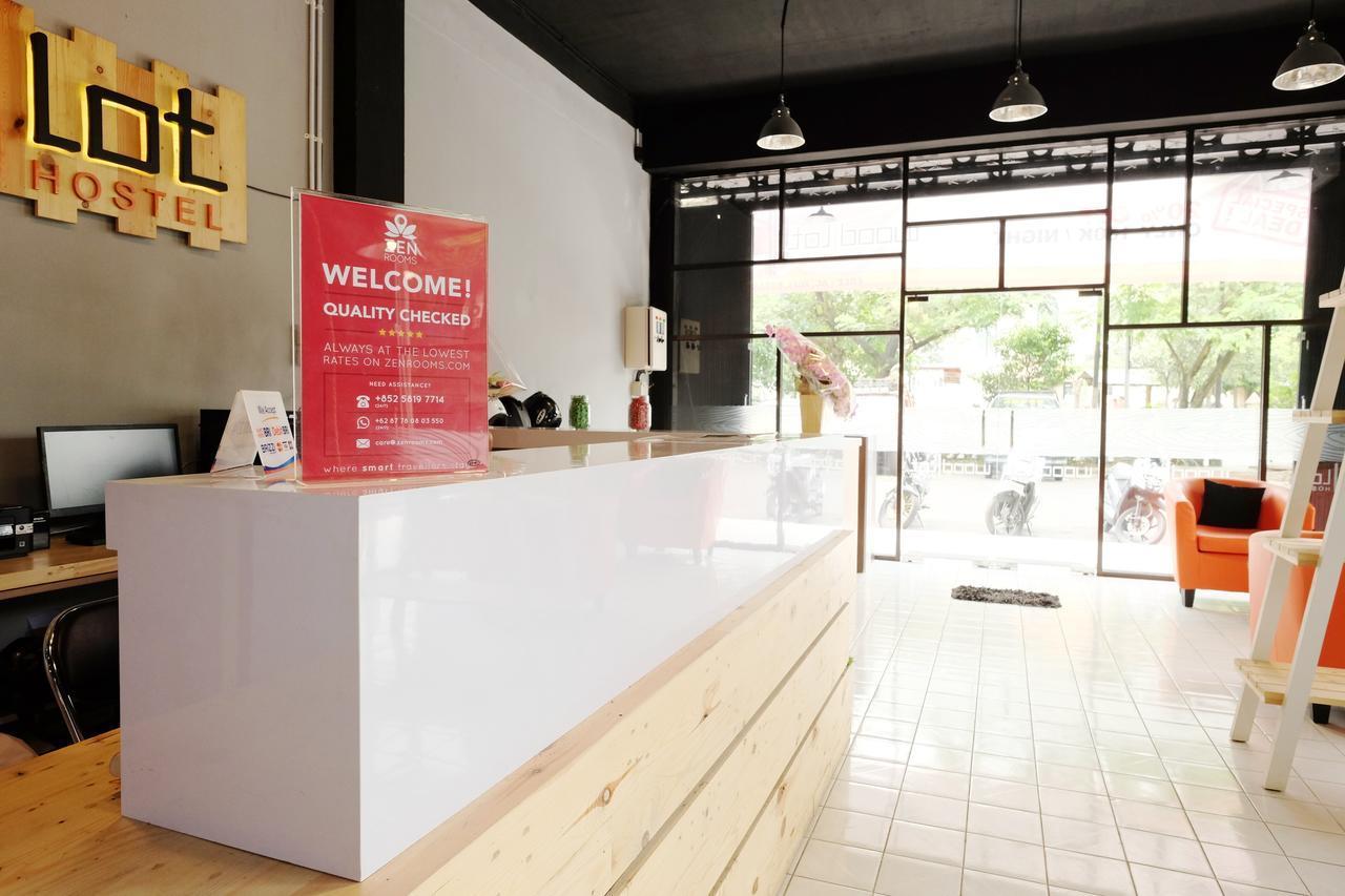 Zen Hostel Alun-Alun Sarinah Malang Exterior foto
